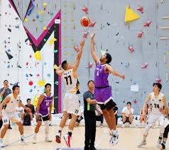 外围一脚远射力度十足！ 门神成功扑救